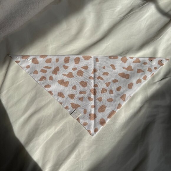 NWT Blush & Fluff Strawberry Cow Print Dog Bandana, White and Pink, Size M - Picture 10 of 16